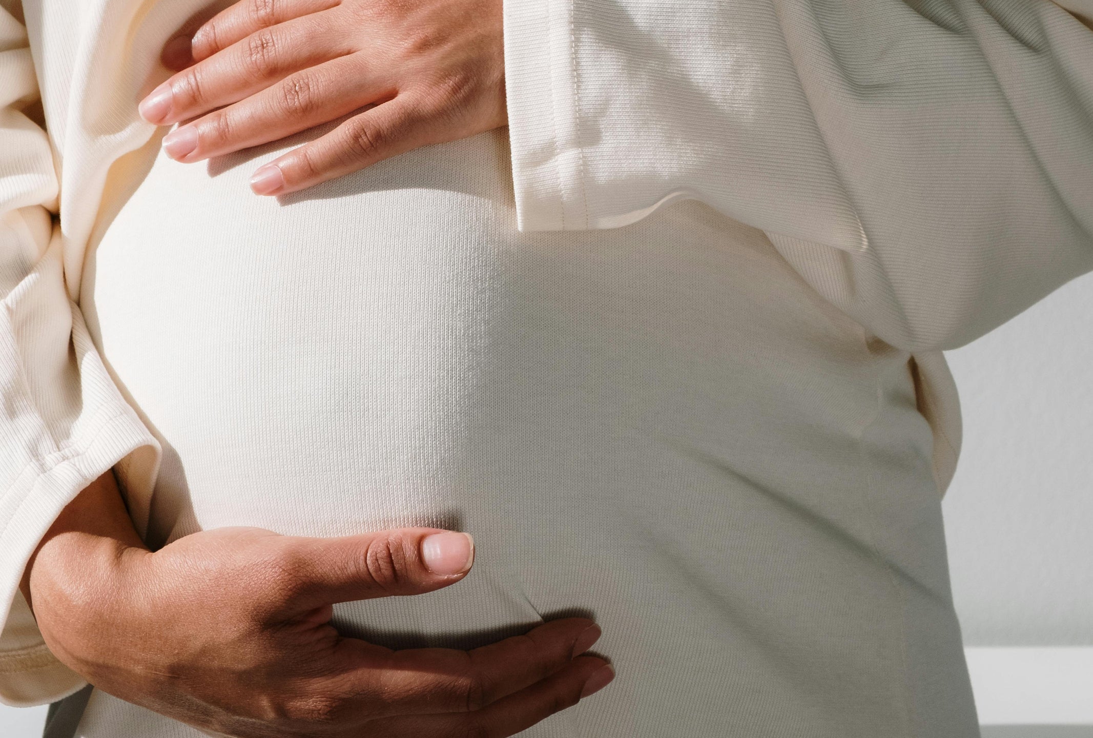 A Mama’s Guide to Essential Oils During Pregnancy: